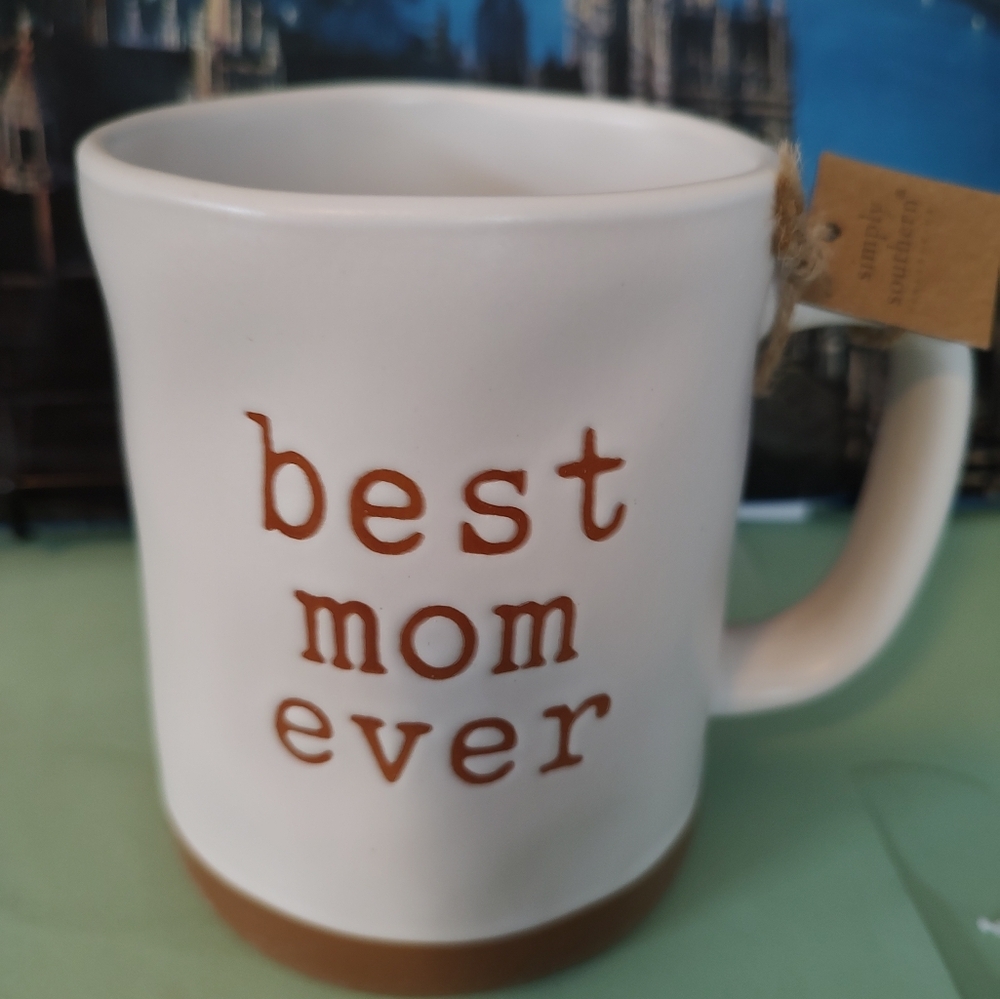 Best Mom Ever White and Tan Mug